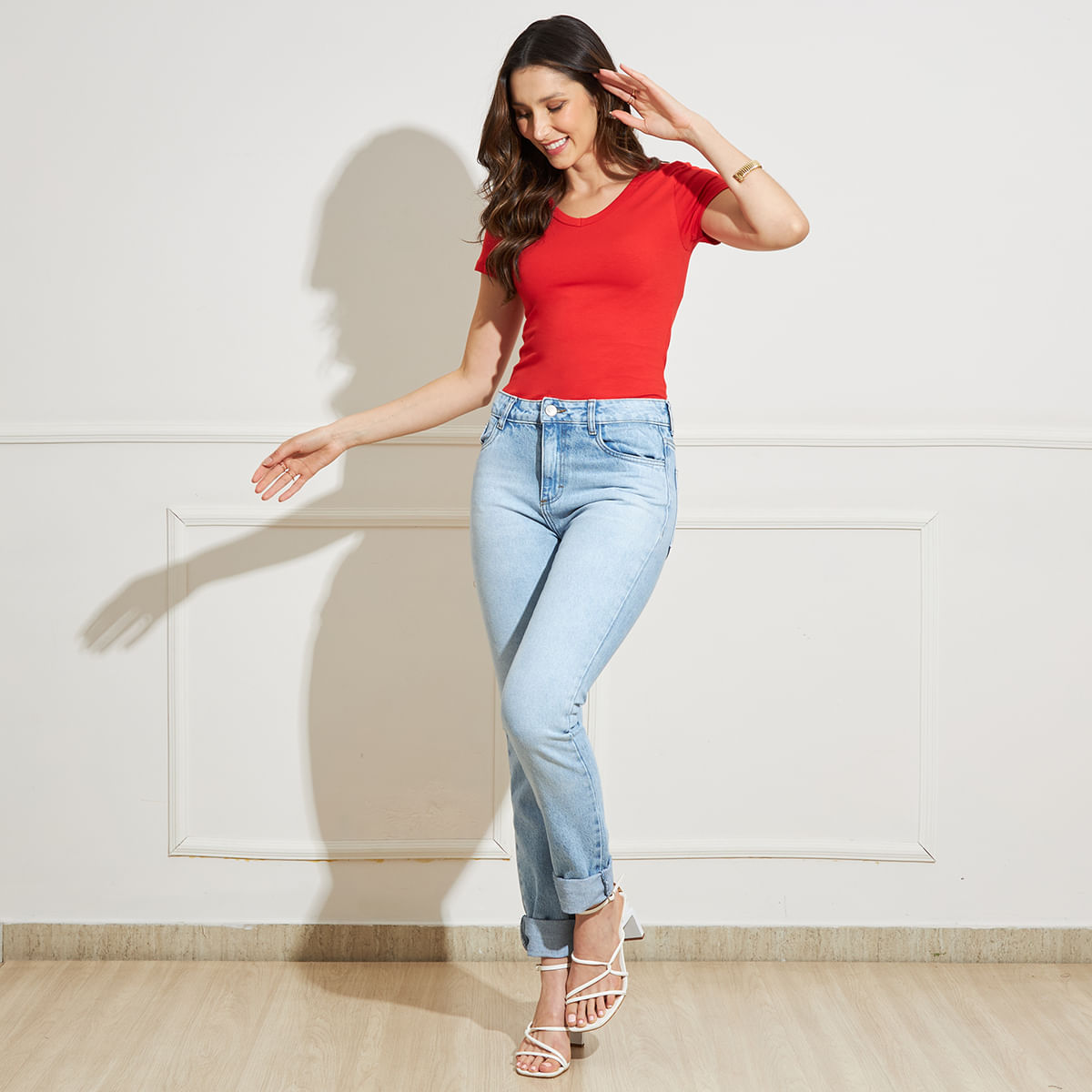Blusa-Feminina-Basica-Manga-curta-com-Decote-em-V---Vermelha
