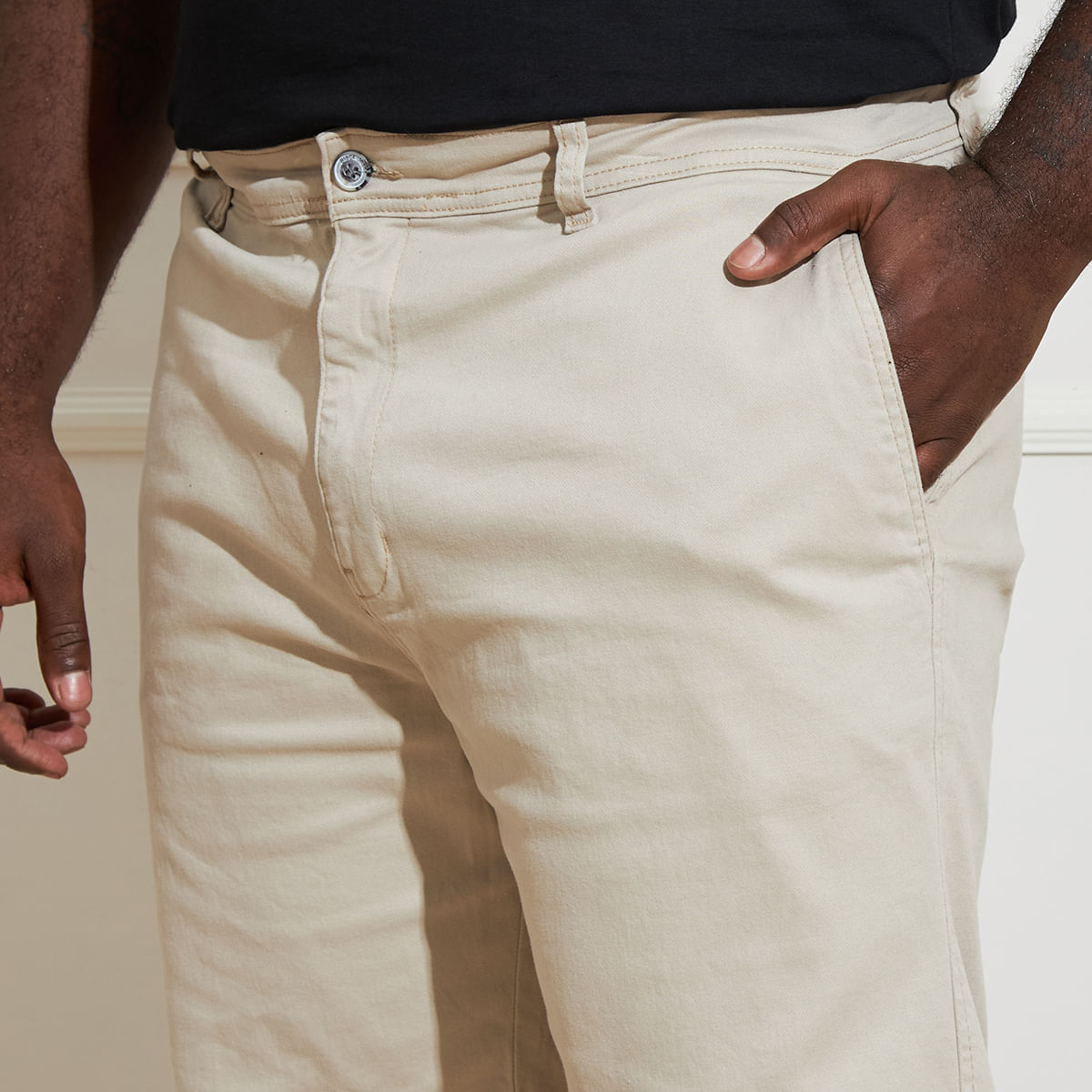 Bermuda-Masculina-Plus-Size-Sarja-Areia
