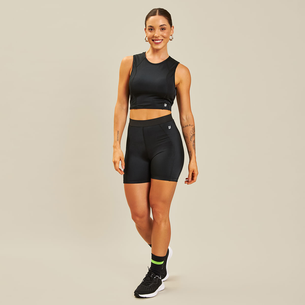 Top Alongado Recorte Costas Fit Cat Preto Iron Wear | Montreal Moda e Casa